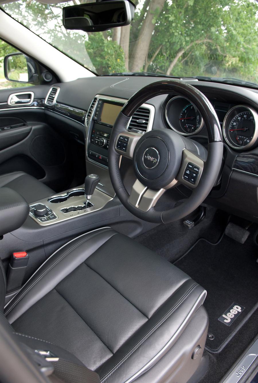  Jeep Grand Cherokee 2011 года  (UK) (фото 6 из 32)
